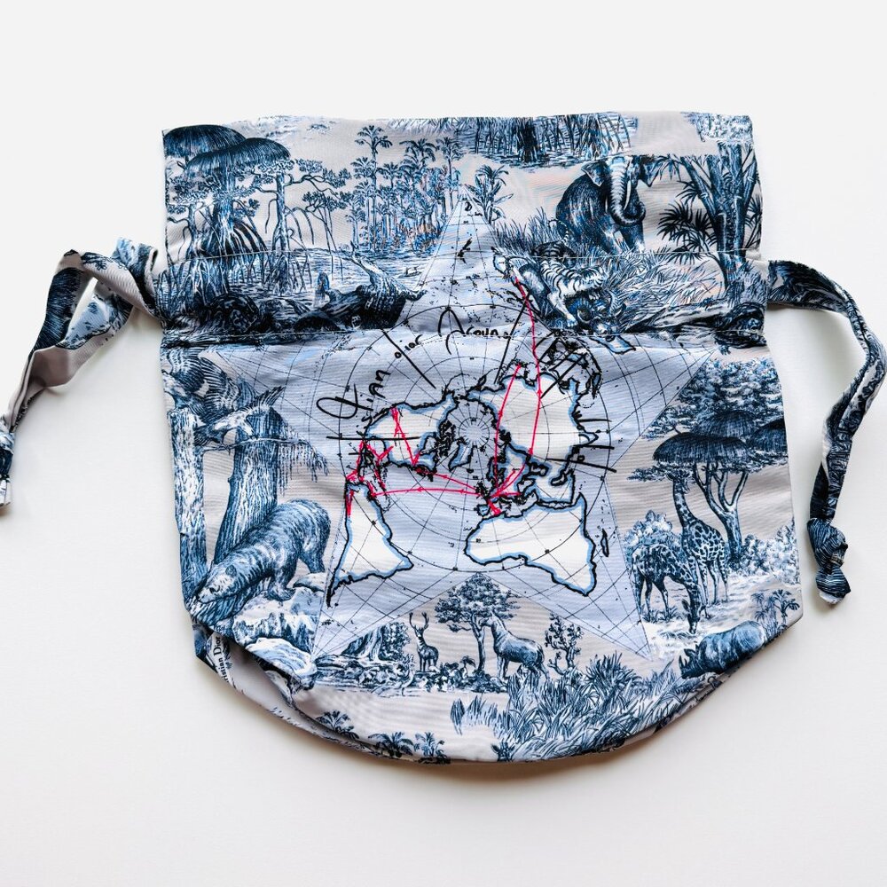 3561 DIOR EXCLUSIVE LIMITED EDITION BAG FABRIC POUCH VIP EXCLUSIVE GIFT